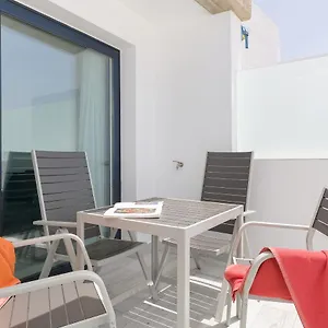 https://casa-mercedes-puerto-del-carmen-lanzarote.in-canary-islands.com