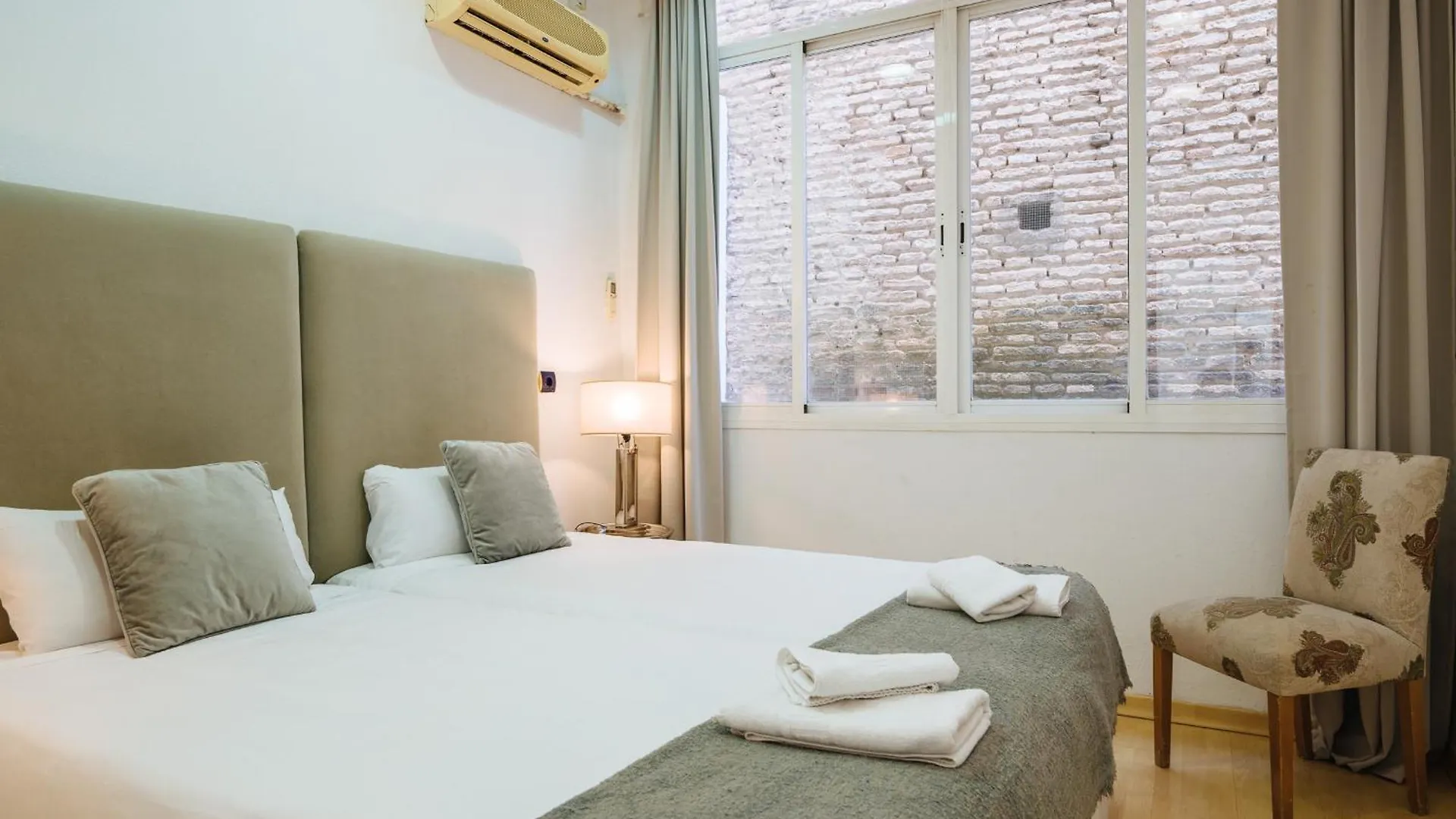 Homeyseville-Amazing Views Cathedral Tomas De Ibarra - 8 Pax, Parking Optional 0*,